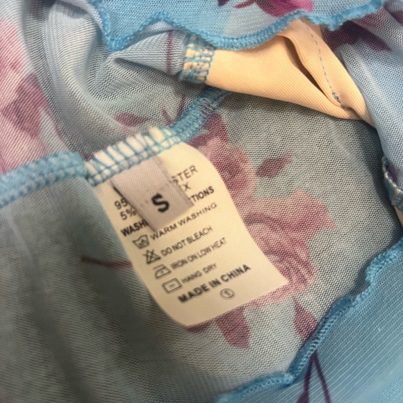 EmptySoda Blue Lace Crop Tank - Picture 3 of 3